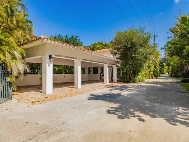 4-bedroom home for rent in Coral Gables - 709 Aledo Ave 0 - MondialRealty
