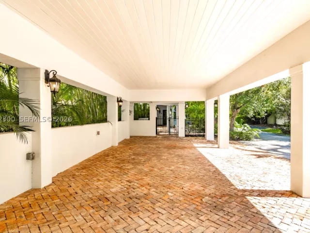4-bedroom home for rent in Coral Gables - 709 Aledo Ave 0 - MondialRealty