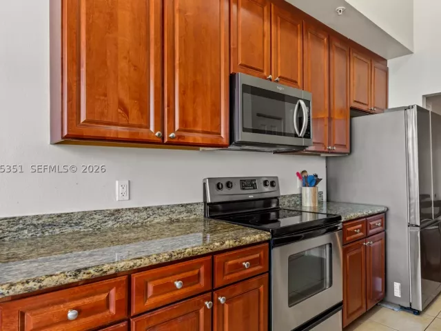 2-bedroom condo for sale in Aventura - 3001 NE 185th St 707 - MondialRealty