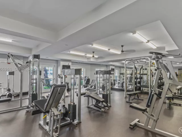 2-bedroom condo for sale in Aventura - 3001 NE 185th St 707 - MondialRealty