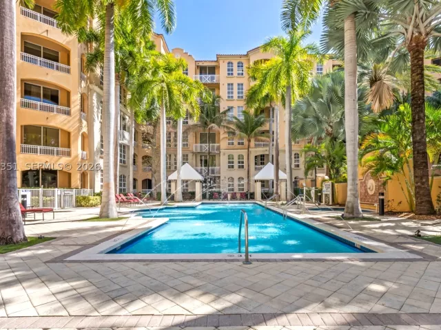 2-bedroom condo for sale in Aventura - 3001 NE 185th St 707 - MondialRealty