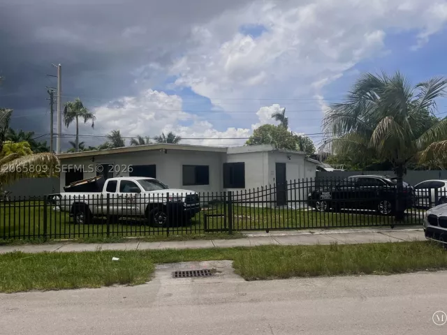 3-bedroom home for sale in Homestead - 29045 SW 157th Ave - MondialRealty