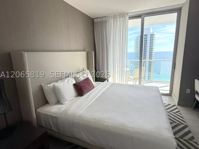 2-bedroom condo for rent in Hollywood - 4010 S Ocean Dr T3507 - MondialRealty