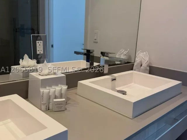 2-bedroom condo for rent in Hollywood - 4010 S Ocean Dr T3507 - MondialRealty