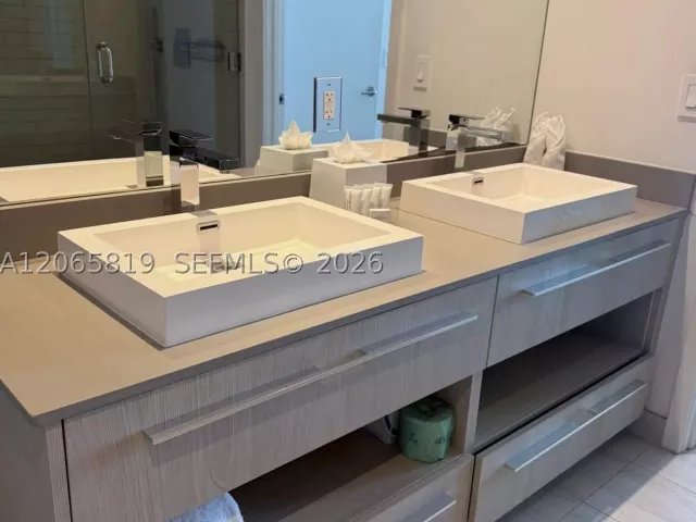 2-bedroom condo for rent in Hollywood - 4010 S Ocean Dr T3507 - MondialRealty