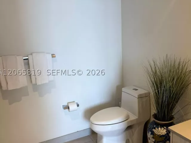 2-bedroom condo for rent in Hollywood - 4010 S Ocean Dr T3507 - MondialRealty
