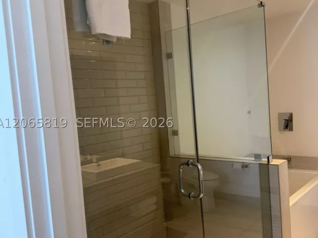 2-bedroom condo for rent in Hollywood - 4010 S Ocean Dr T3507 - MondialRealty