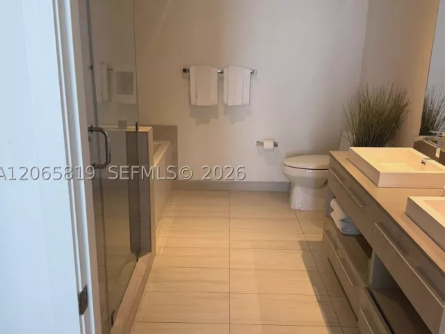 2-bedroom condo for rent in Hollywood - 4010 S Ocean Dr T3507 - MondialRealty