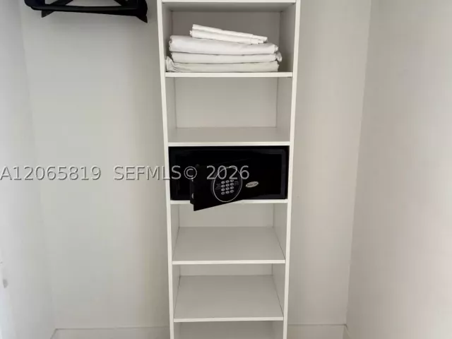 2-bedroom condo for rent in Hollywood - 4010 S Ocean Dr T3507 - MondialRealty