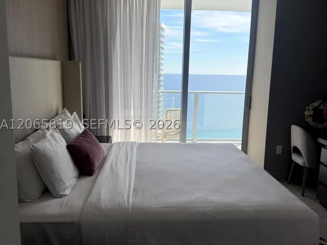 2-bedroom condo for rent in Hollywood - 4010 S Ocean Dr T3507 - MondialRealty