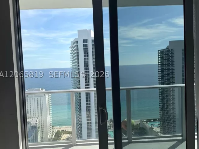2-bedroom condo for rent in Hollywood - 4010 S Ocean Dr T3507 - MondialRealty