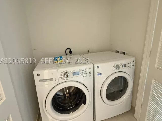 2-bedroom condo for rent in Hollywood - 4010 S Ocean Dr T3507 - MondialRealty