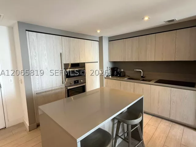 2-bedroom condo for rent in Hollywood - 4010 S Ocean Dr T3507 - MondialRealty