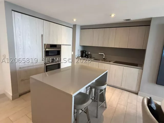 2-bedroom condo for rent in Hollywood - 4010 S Ocean Dr T3507 - MondialRealty
