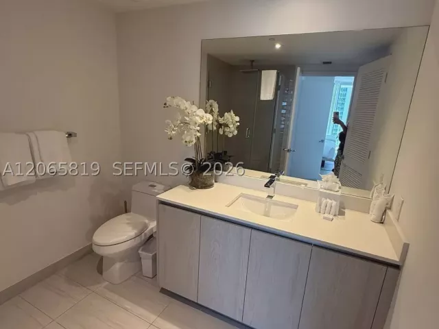 2-bedroom condo for rent in Hollywood - 4010 S Ocean Dr T3507 - MondialRealty