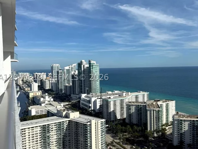 2-bedroom condo for rent in Hollywood - 4010 S Ocean Dr T3507 - MondialRealty