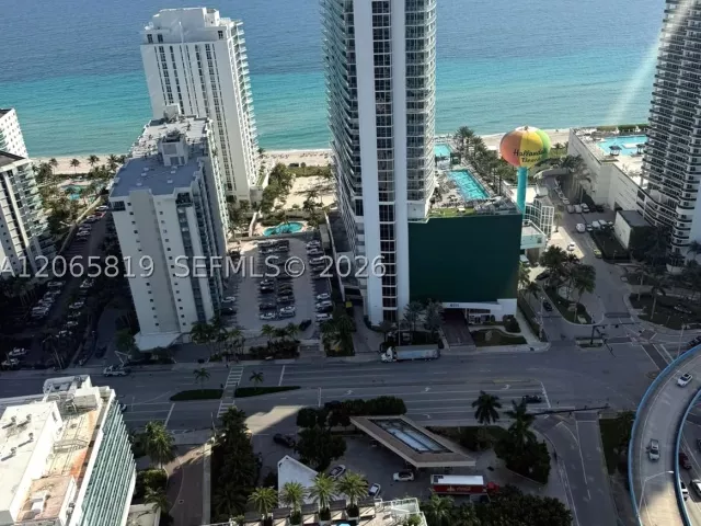 2-bedroom condo for rent in Hollywood - 4010 S Ocean Dr T3507 - MondialRealty