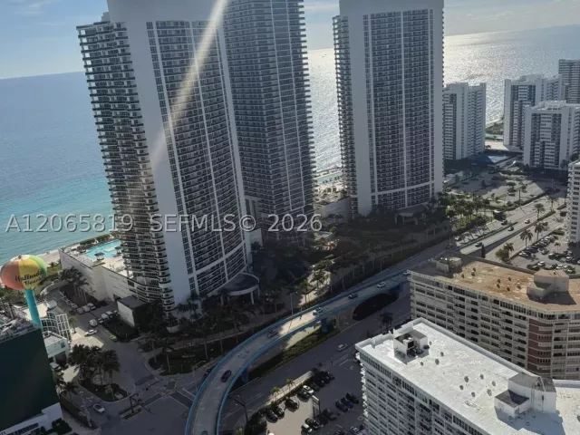 2-bedroom condo for rent in Hollywood - 4010 S Ocean Dr T3507 - MondialRealty