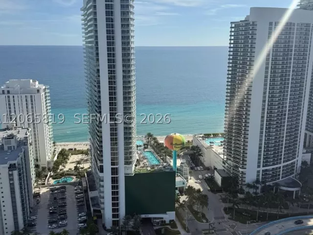 2-bedroom condo for rent in Hollywood - 4010 S Ocean Dr T3507 - MondialRealty