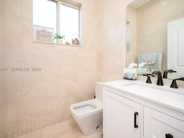 4-bedroom home for sale in Homestead - 1046 NE 17th Ter - MondialRealty
