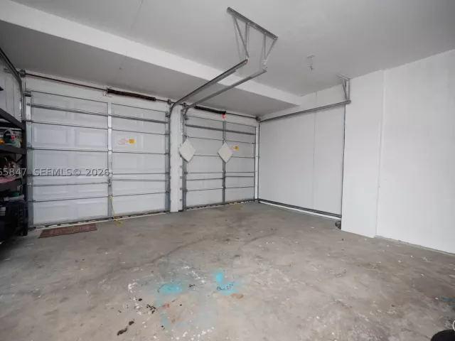 4-bedroom home for sale in Homestead - 1046 NE 17th Ter - MondialRealty