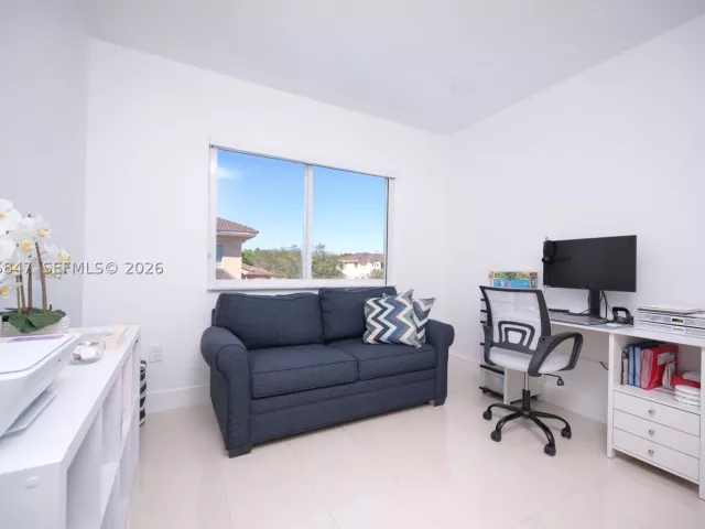 4-bedroom home for sale in Homestead - 1046 NE 17th Ter - MondialRealty