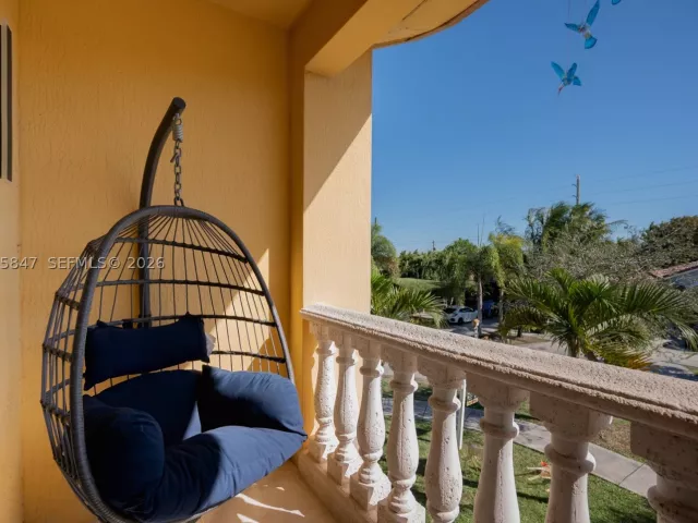 4-bedroom home for sale in Homestead - 1046 NE 17th Ter - MondialRealty