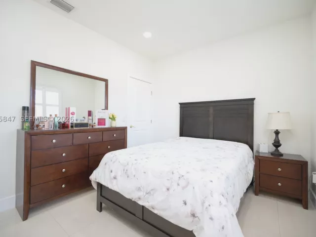4-bedroom home for sale in Homestead - 1046 NE 17th Ter - MondialRealty