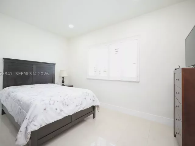4-bedroom home for sale in Homestead - 1046 NE 17th Ter - MondialRealty
