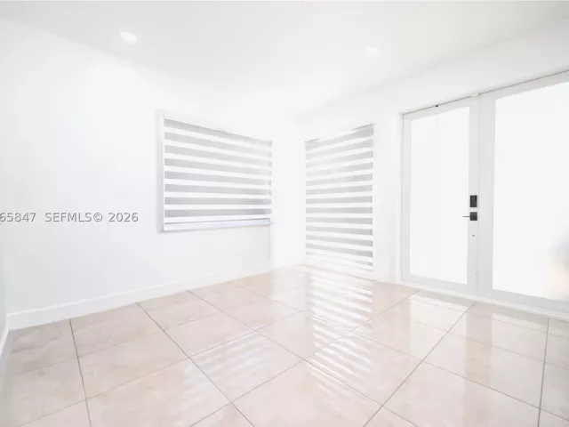 4-bedroom home for sale in Homestead - 1046 NE 17th Ter - MondialRealty