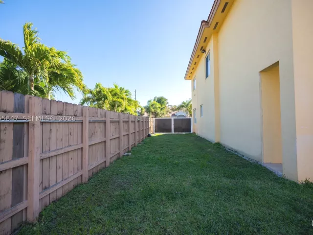 4-bedroom home for sale in Homestead - 1046 NE 17th Ter - MondialRealty