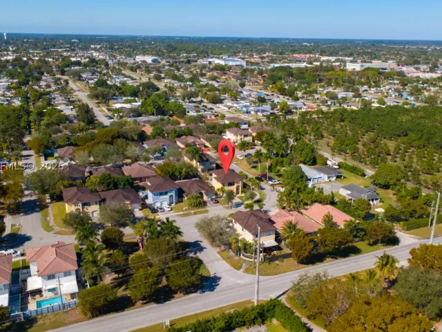 4-bedroom home for sale in Homestead - 1046 NE 17th Ter - MondialRealty