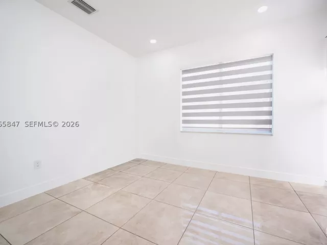 4-bedroom home for sale in Homestead - 1046 NE 17th Ter - MondialRealty