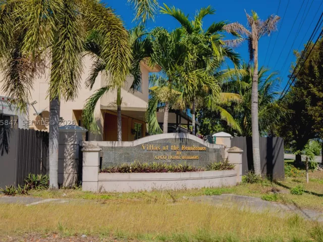4-bedroom home for sale in Homestead - 1046 NE 17th Ter - MondialRealty