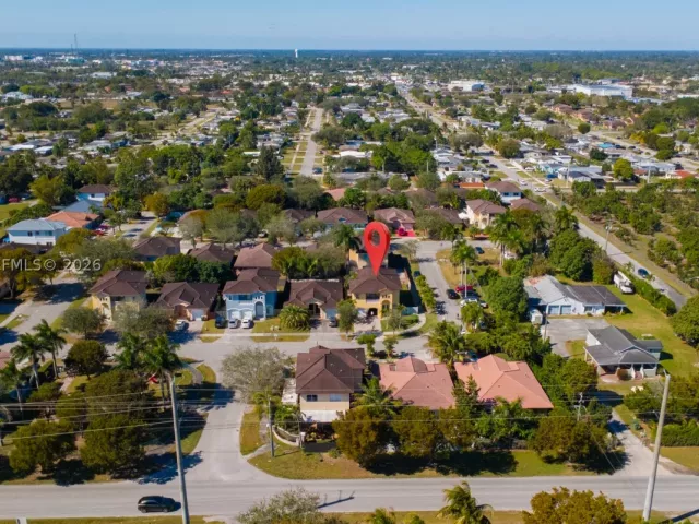 4-bedroom home for sale in Homestead - 1046 NE 17th Ter - MondialRealty