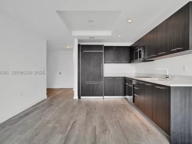 1-bedroom condo for sale in Miami - 55 SW 9th St 3504 - MondialRealty