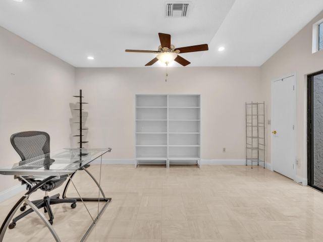 3-bedroom home for rent in Boca Raton - 22595 ESPLANADA Circle W - MondialRealty