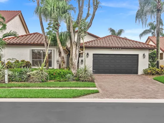 3-bedroom home for rent in Boca Raton - 22595 ESPLANADA Circle W - MondialRealty