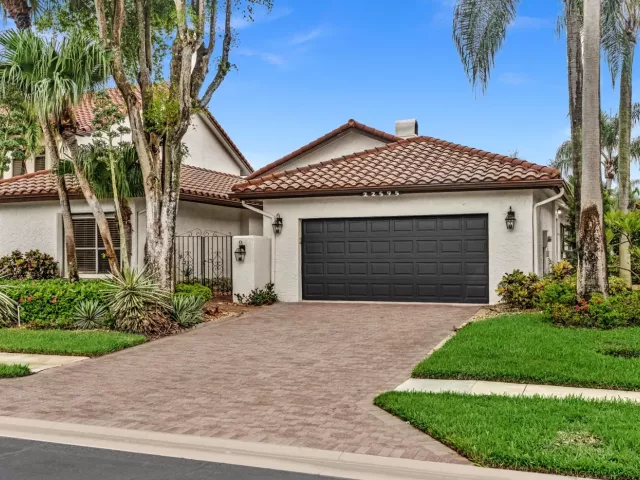 3-bedroom home for rent in Boca Raton - 22595 ESPLANADA Circle W - MondialRealty