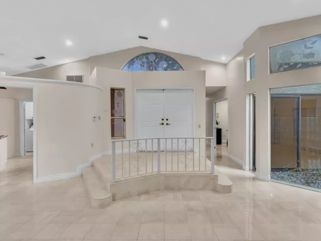 3-bedroom home for rent in Boca Raton - 22595 ESPLANADA Circle W - MondialRealty