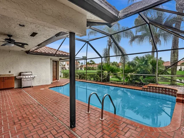 3-bedroom home for rent in Boca Raton - 22595 ESPLANADA Circle W - MondialRealty