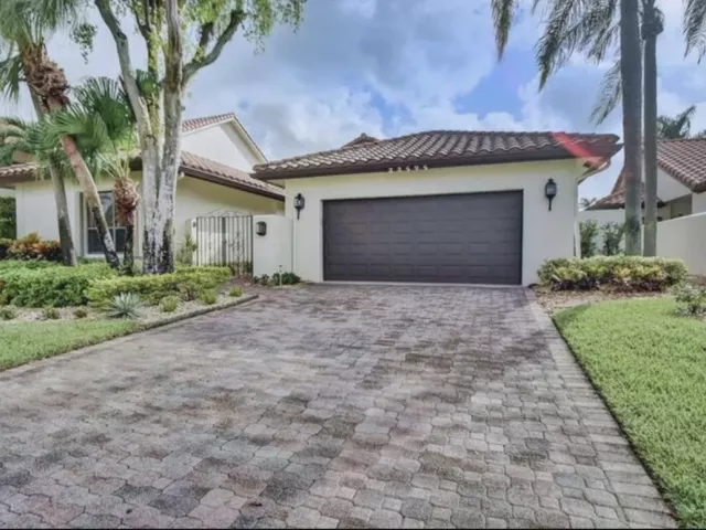 3-bedroom home for rent in Boca Raton - 22595 ESPLANADA Circle W - MondialRealty