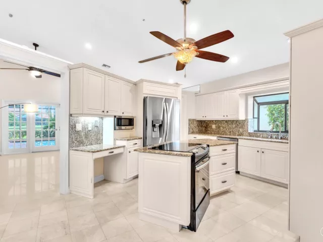 3-bedroom home for rent in Boca Raton - 22595 ESPLANADA Circle W - MondialRealty