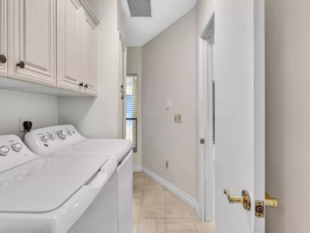 3-bedroom home for rent in Boca Raton - 22595 ESPLANADA Circle W - MondialRealty