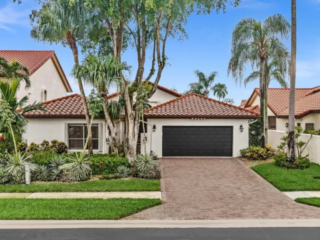 3-bedroom home for rent in Boca Raton - 22595 ESPLANADA Circle W - MondialRealty