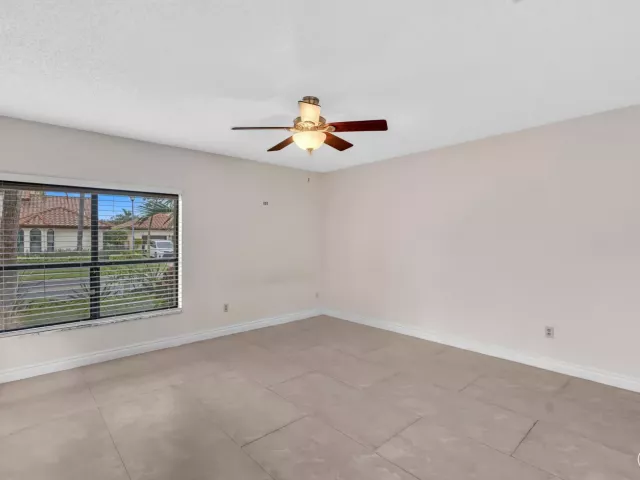 3-bedroom home for rent in Boca Raton - 22595 ESPLANADA Circle W - MondialRealty