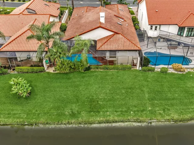 3-bedroom home for rent in Boca Raton - 22595 ESPLANADA Circle W - MondialRealty