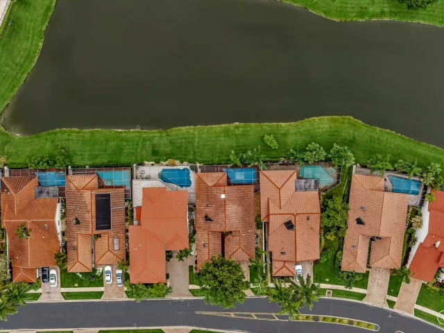 3-bedroom home for rent in Boca Raton - 22595 ESPLANADA Circle W - MondialRealty