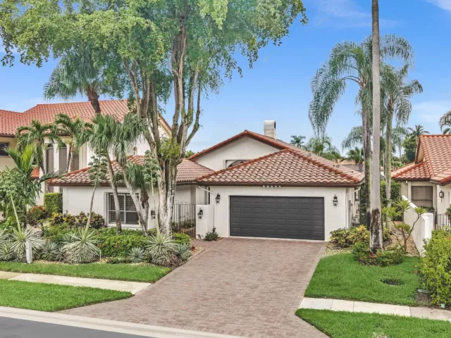 3-bedroom home for rent in Boca Raton - 22595 ESPLANADA Circle W - MondialRealty