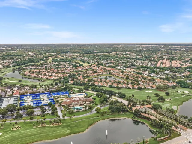 3-bedroom home for rent in Boca Raton - 22595 ESPLANADA Circle W - MondialRealty